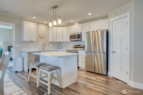 300 Octopus Avenue NE Ocean Shores WA 98569