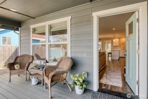 300 Octopus Avenue NE Ocean Shores WA 98569