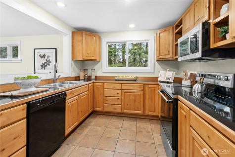 17030 174th Avenue NE Woodinville WA 98072