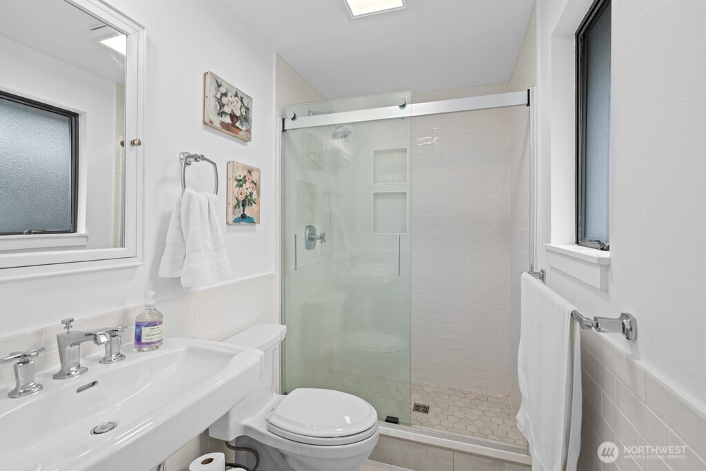17420 158th Avenue SE Renton WA 98058