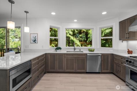 15732 111th Avenue NE Bothell WA 98011