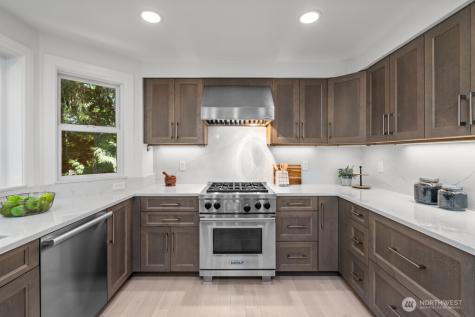 15732 111th Avenue NE Bothell WA 98011