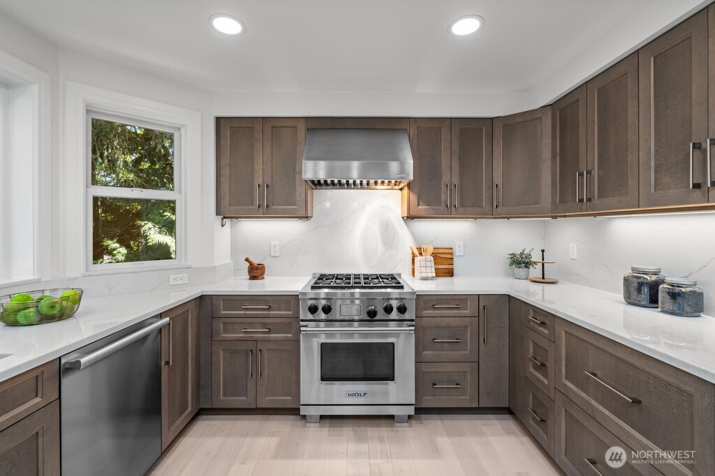 15732 111th Avenue NE Bothell WA 98011
