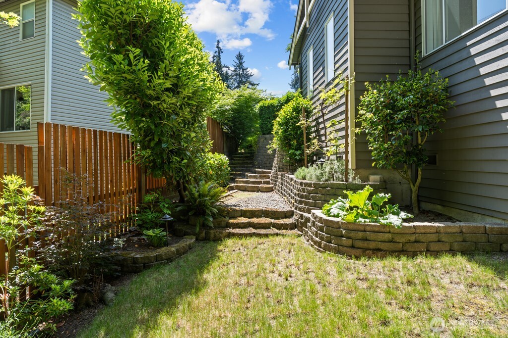 15732 111th Avenue NE Bothell WA 98011