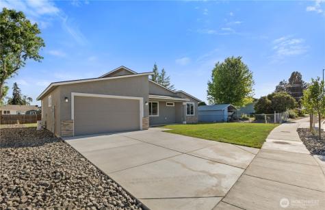 523 Dorsing Street Moses Lake WA 98837