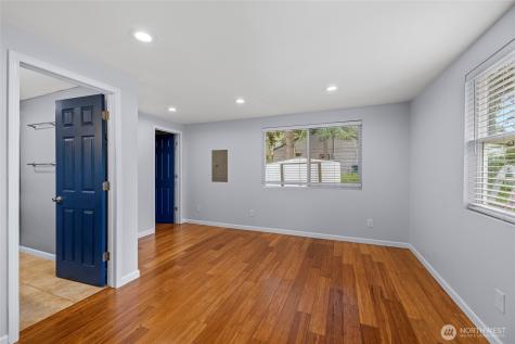 23216 96th Avenue W Edmonds WA 98020