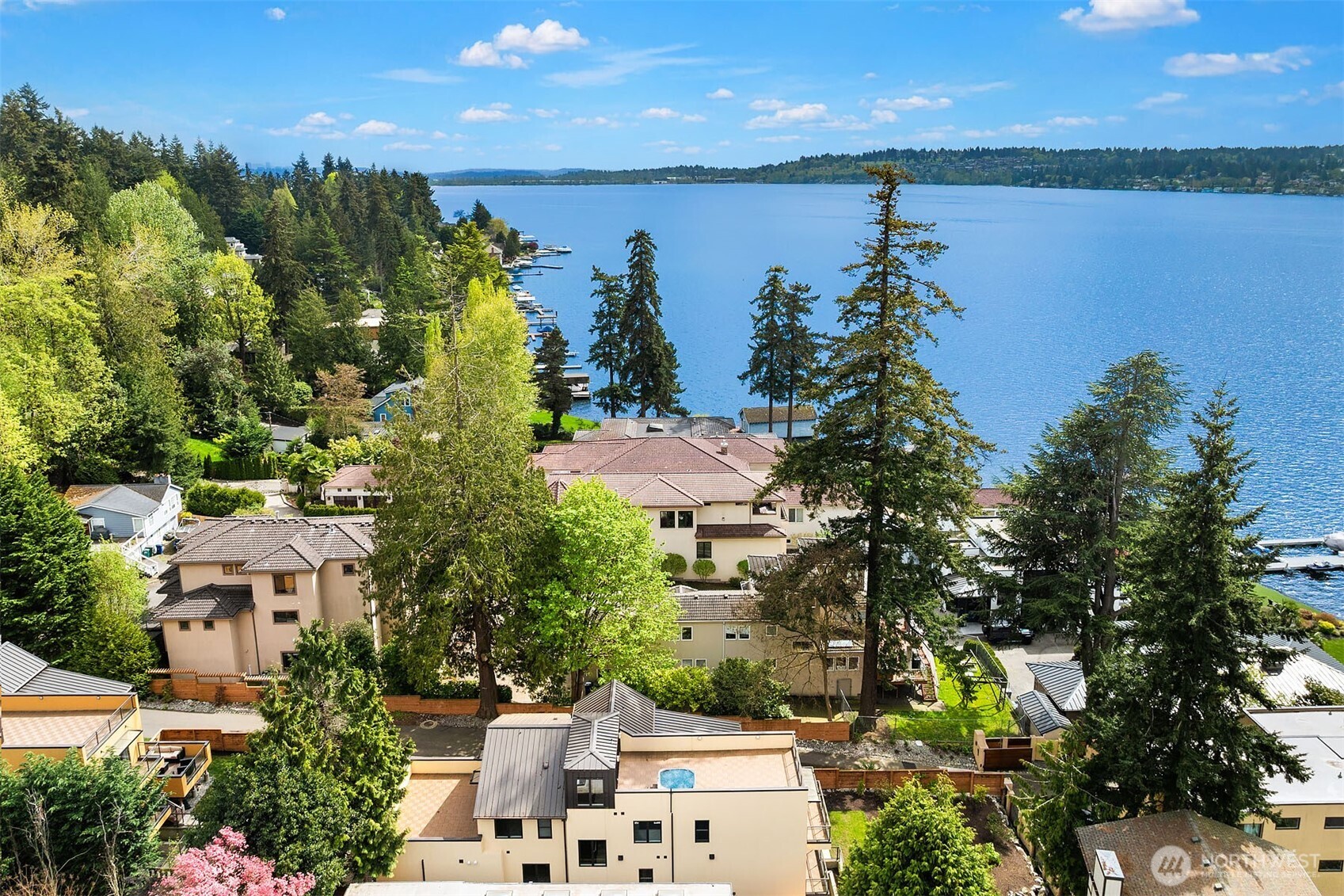 Kirkland WA, 13327 Holmes Point