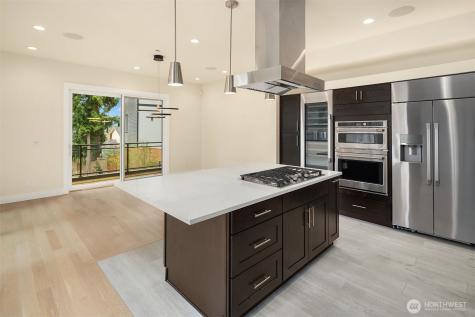 13327 Holmes Point Drive NE Kirkland WA 98034