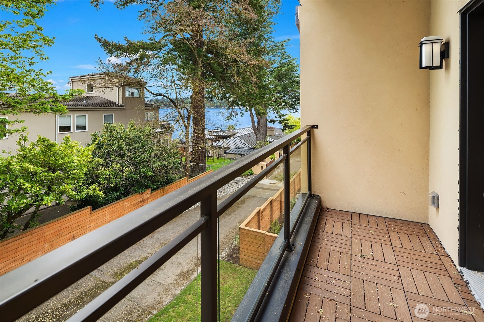 13327 Holmes Point Drive NE Kirkland WA 98034