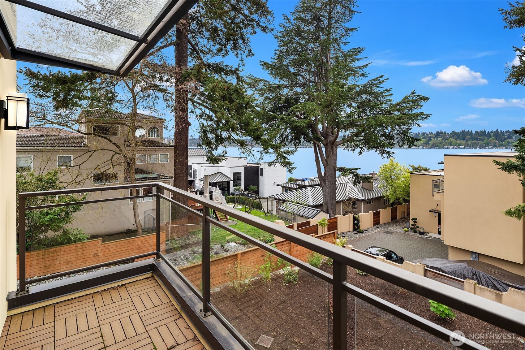 13327 Holmes Point Drive NE Kirkland WA 98034