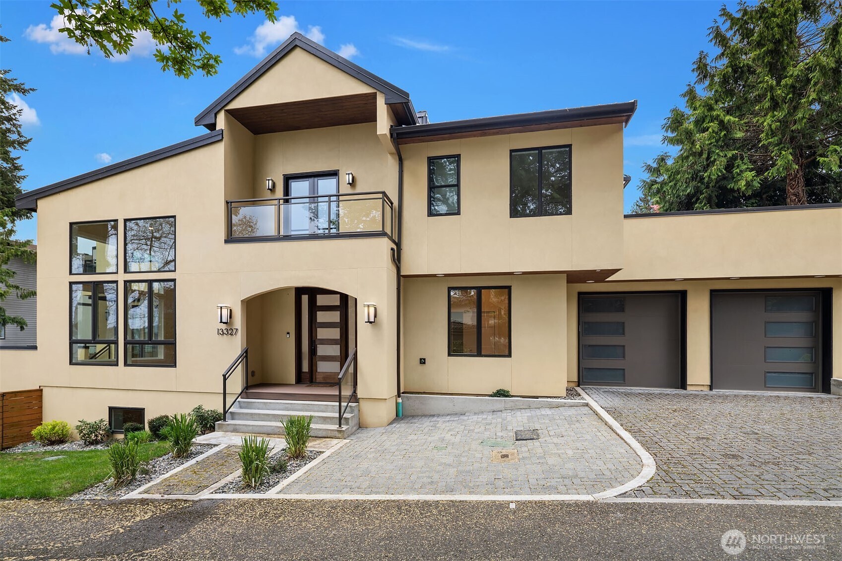 13327 Holmes Point Drive NE Kirkland WA 98034