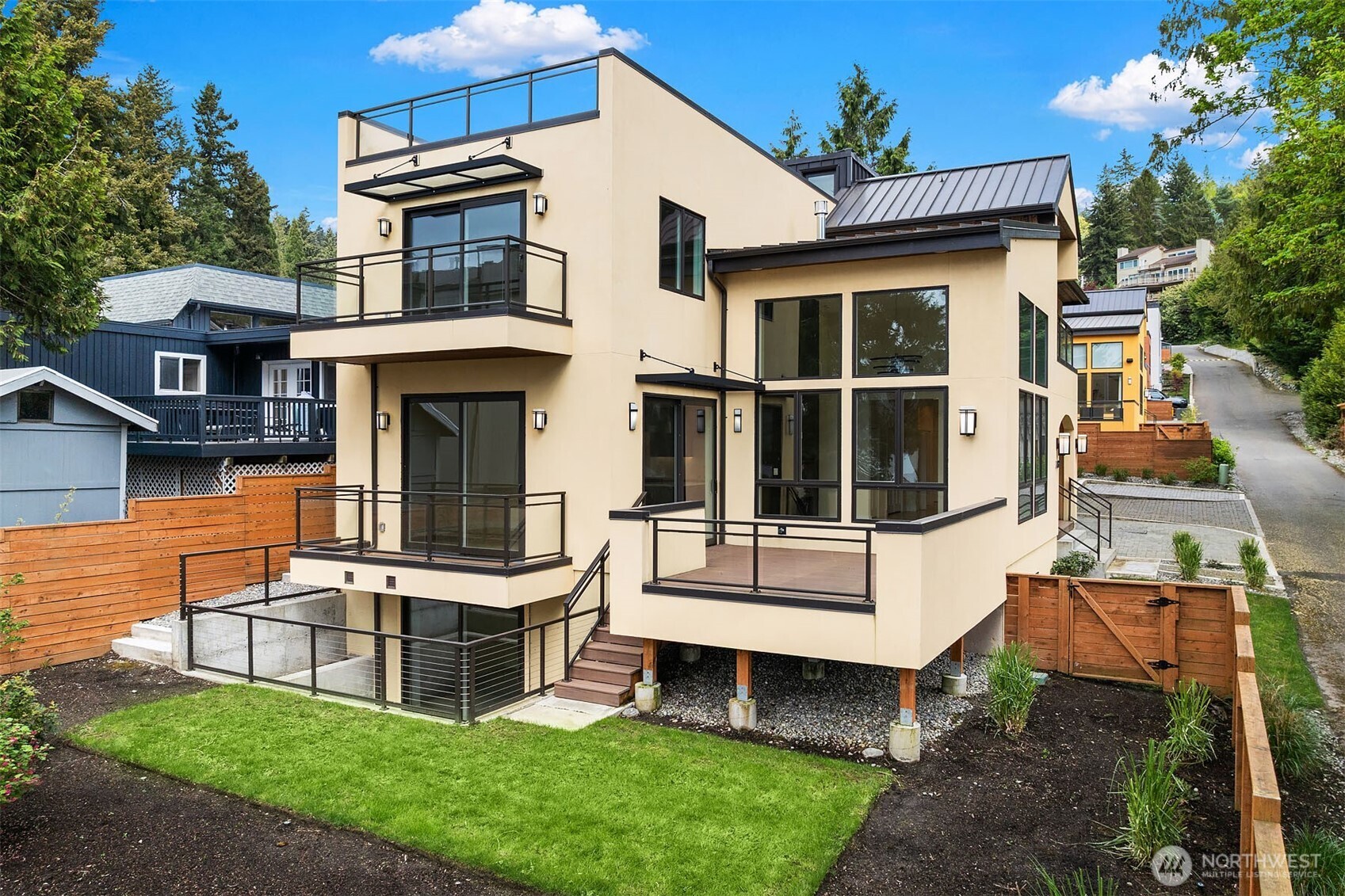 13327 Holmes Point Drive NE Kirkland WA 98034