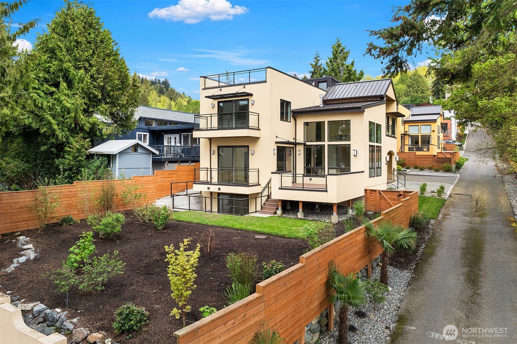 13327 Holmes Point Drive NE Kirkland WA 98034