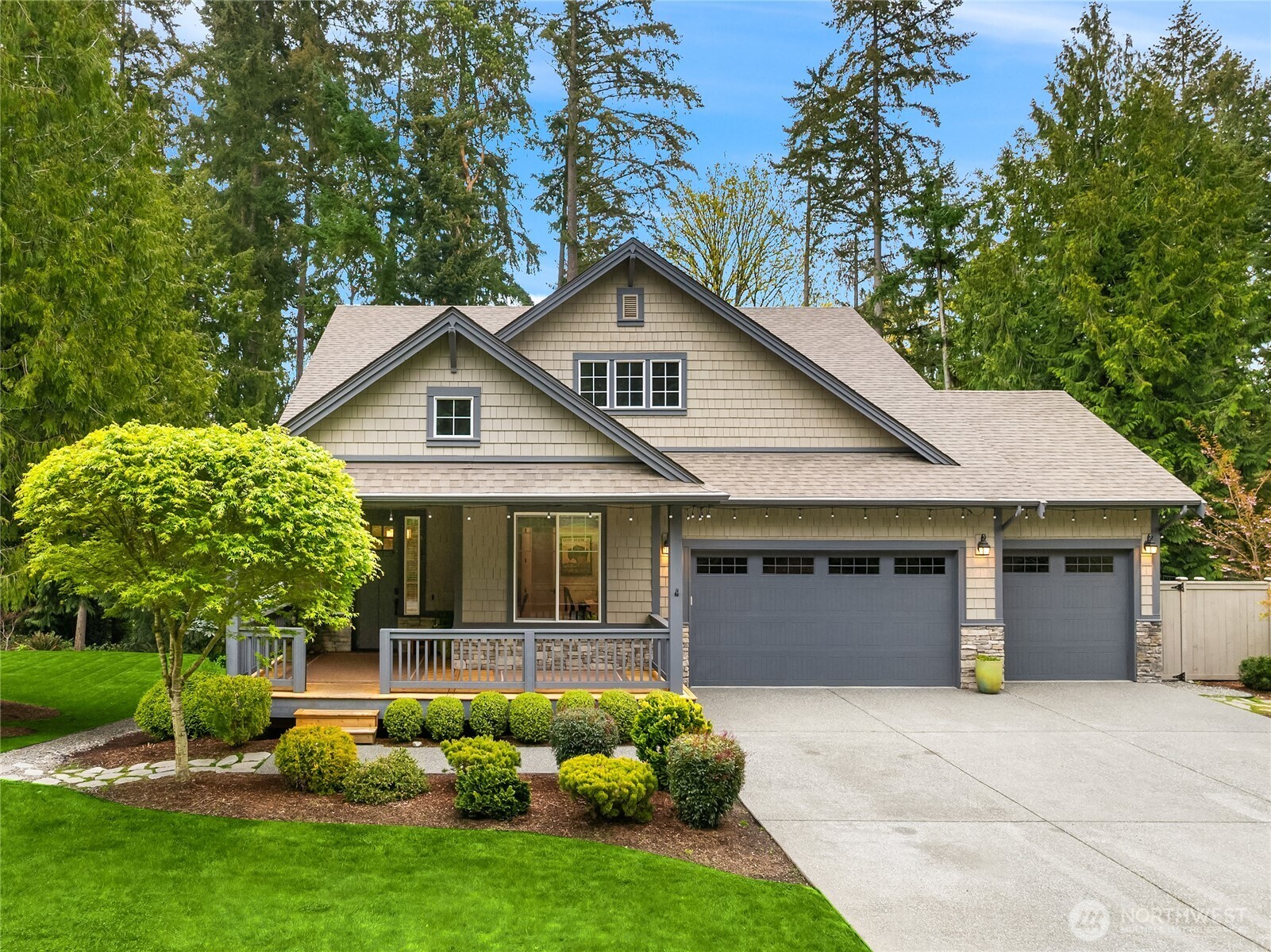 7835 Ledgestone Loop NE Bainbridge Island WA 98110