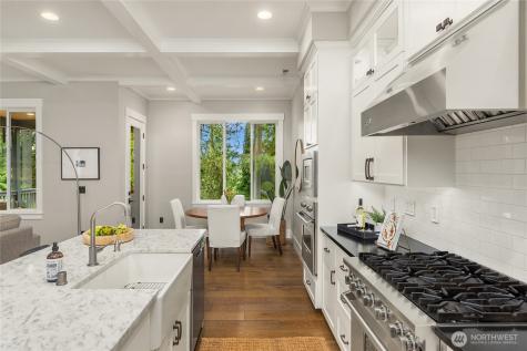 7835 Ledgestone Loop NE Bainbridge Island WA 98110