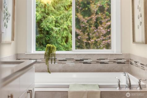 7835 Ledgestone Loop NE Bainbridge Island WA 98110