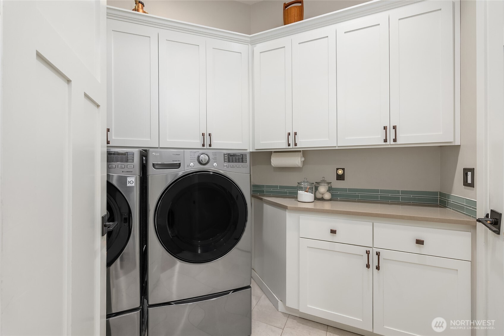 7835 Ledgestone Loop NE Bainbridge Island WA 98110