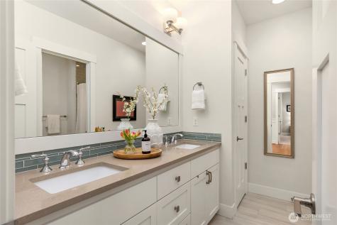 7835 Ledgestone Loop NE Bainbridge Island WA 98110