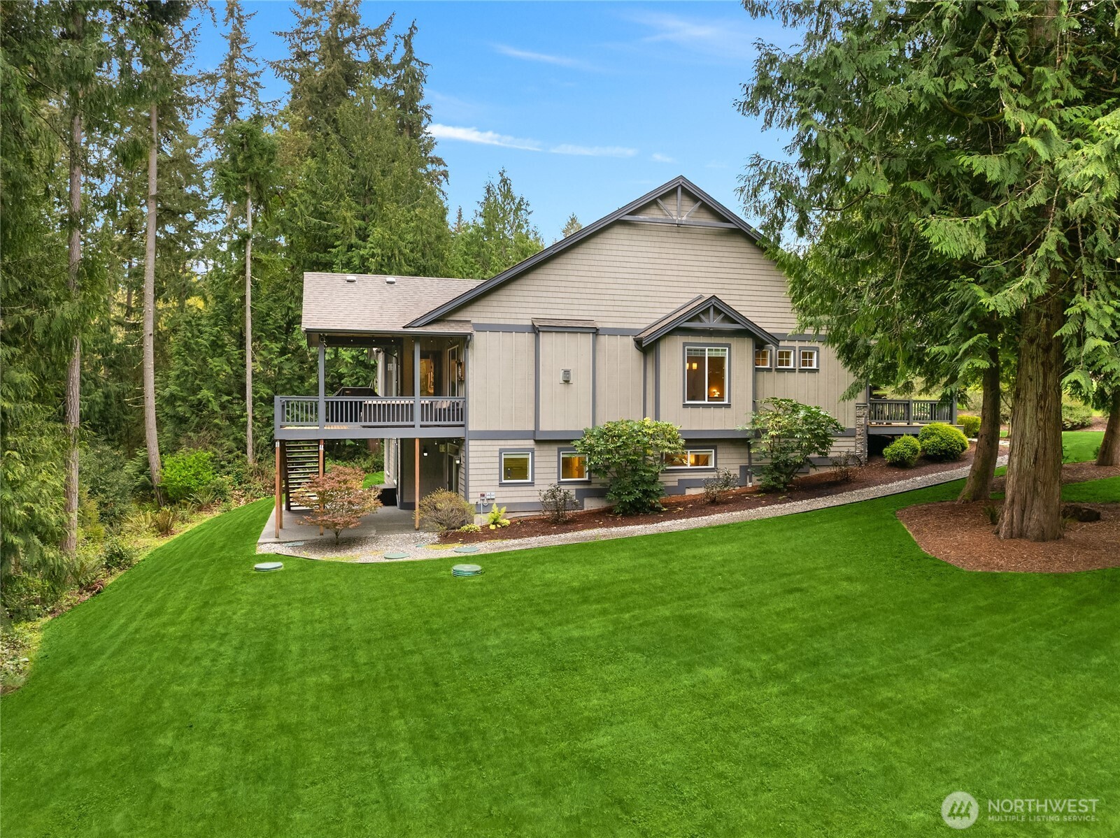 7835 Ledgestone Loop NE Bainbridge Island WA 98110