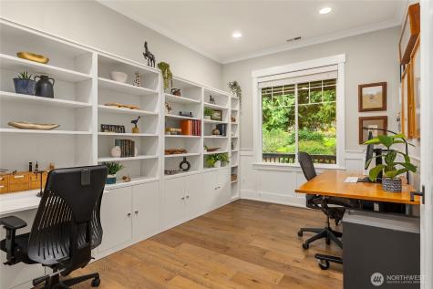 7835 Ledgestone Loop NE Bainbridge Island WA 98110