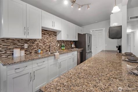 616 S 318th Place Federal Way WA 98003