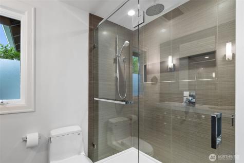 20230 NE 38th Court Sammamish WA 98074