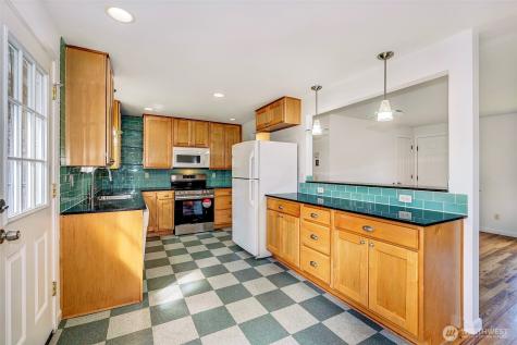 5614 170th Place SW Lynnwood WA 98037