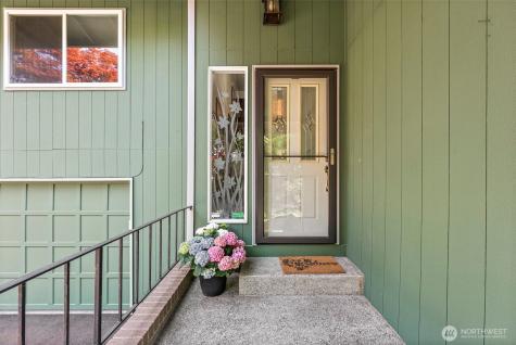 12813 Military Road E Puyallup WA 98374