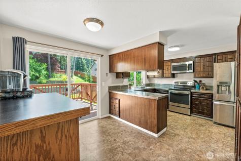 12813 Military Road E Puyallup WA 98374