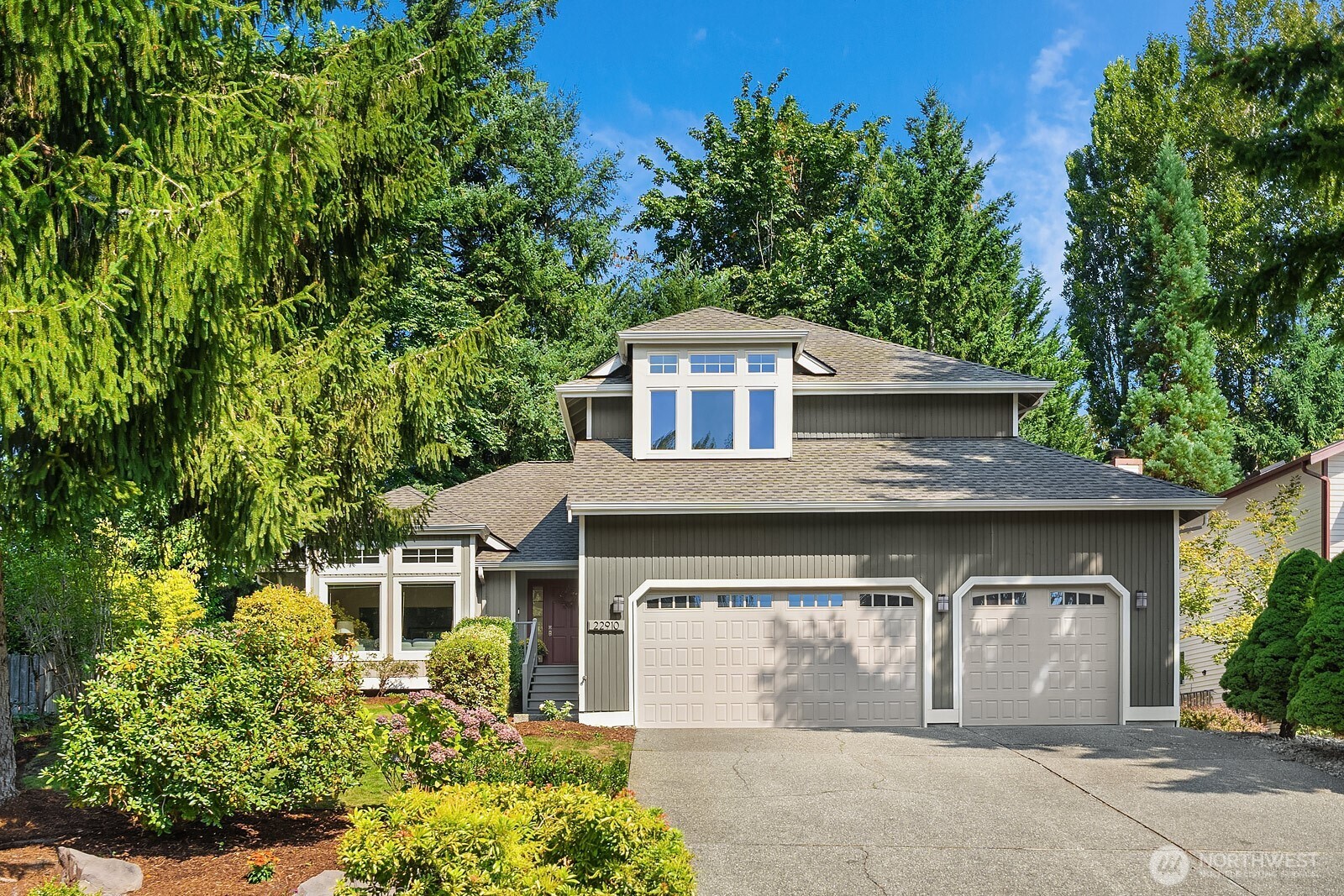 22910 NE 15 Place Sammamish WA 98074