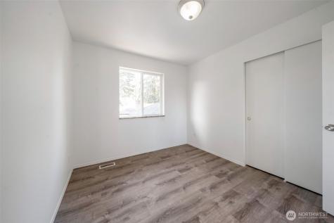 9925 S 242nd Place Kent WA 98030