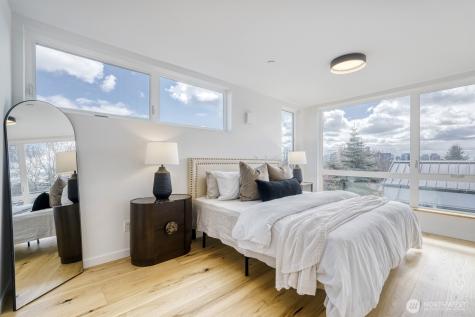 517 Howe Street Seattle WA 98109