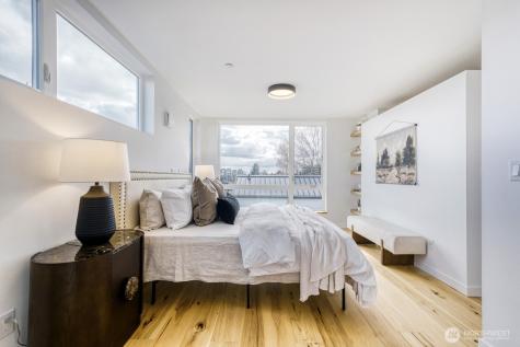 517 Howe Street Seattle WA 98109