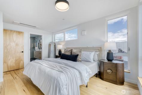 517 Howe Street Seattle WA 98109