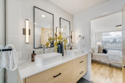 517 Howe Street Seattle WA 98109