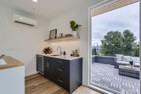 517 Howe Street Seattle WA 98109