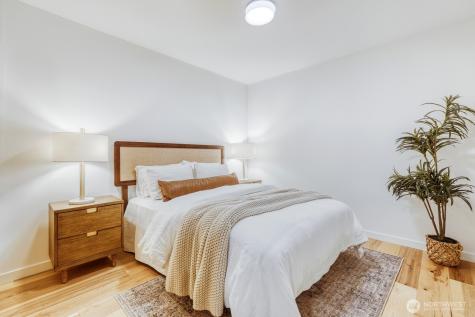 517 Howe Street Seattle WA 98109