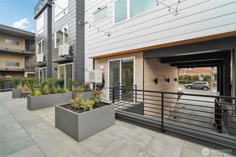 517 Howe Street Seattle WA 98109
