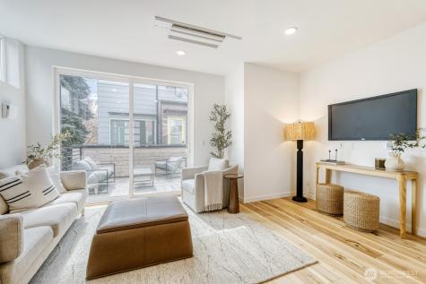 517 Howe Street Seattle WA 98109