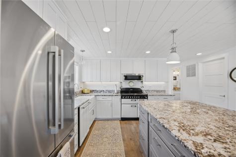 138 Lummi Drive La Conner WA 98257