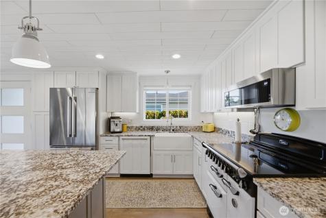 138 Lummi Drive La Conner WA 98257