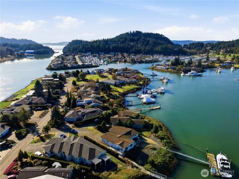 138 Lummi Drive La Conner WA 98257