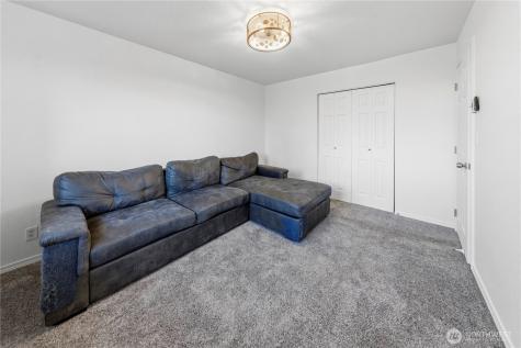 6505 Stewart Avenue E Puyallup WA 98371