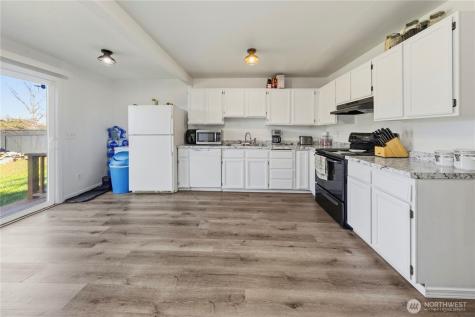 6505 Stewart Avenue E Puyallup WA 98371