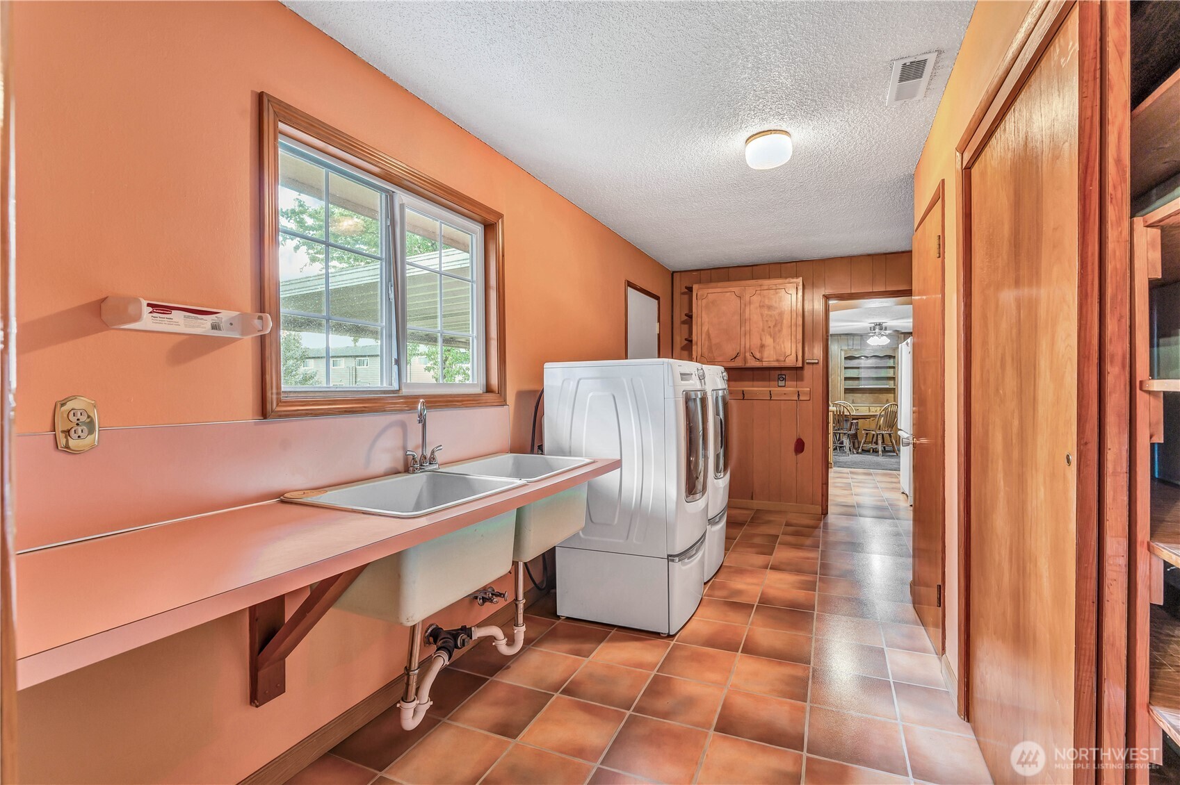 994 33rd Avenue Longview WA 98632