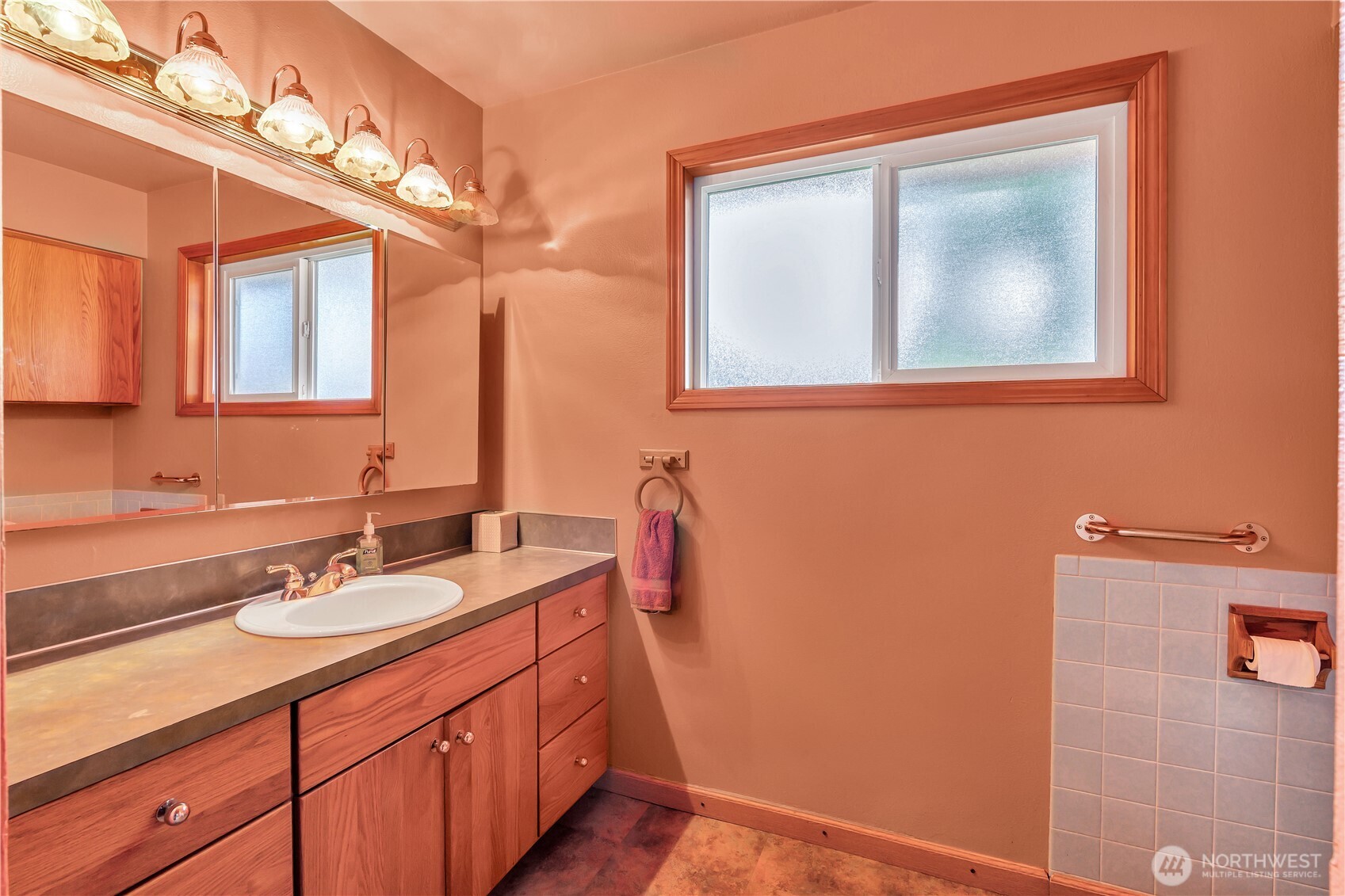994 33rd Avenue Longview WA 98632