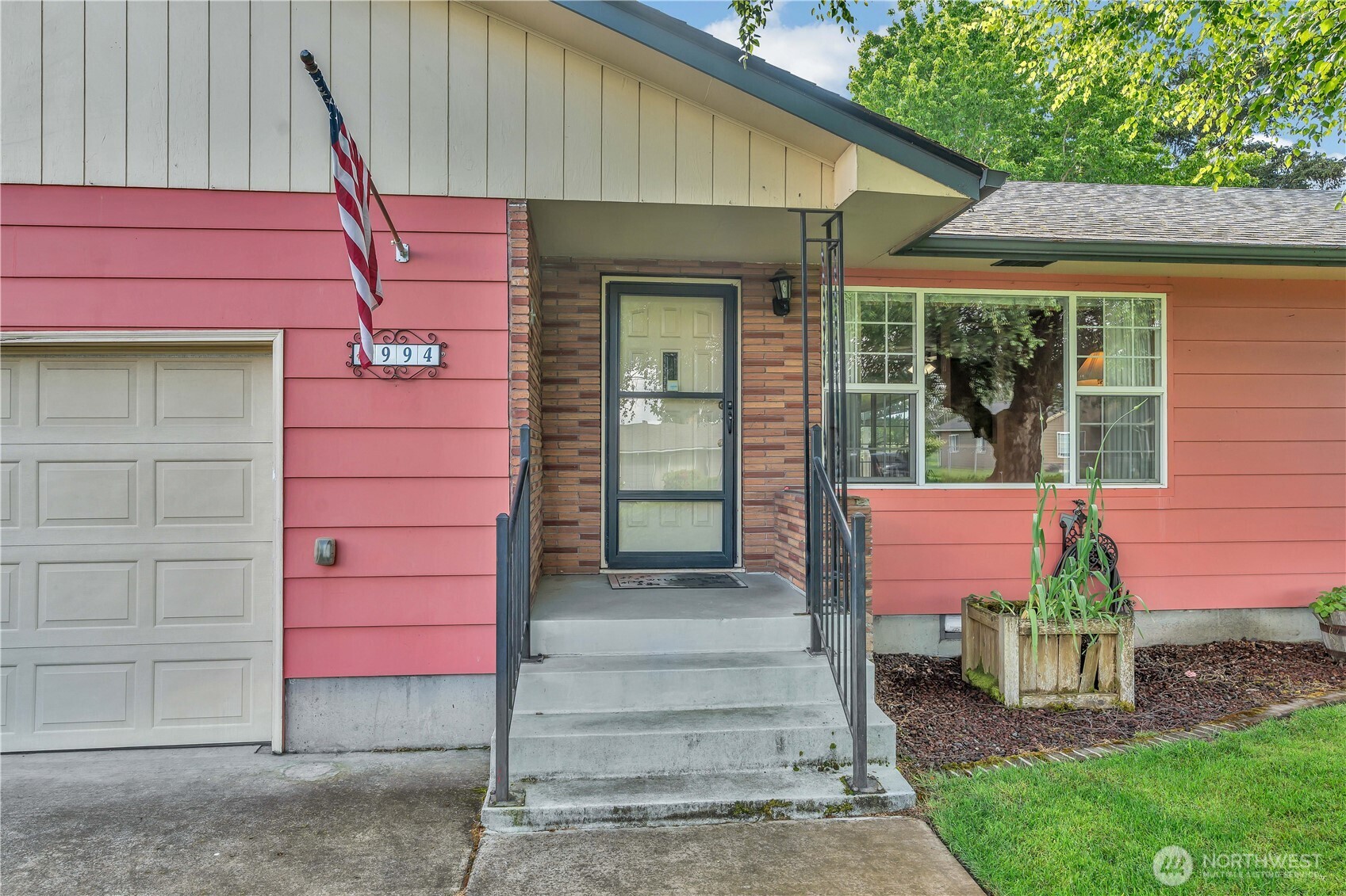994 33rd Avenue Longview WA 98632