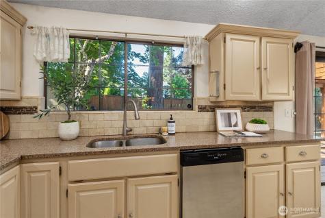 7705 132nd Street Ct E Puyallup WA 98373