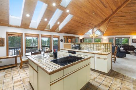 280 Surf Street Westport WA 98595