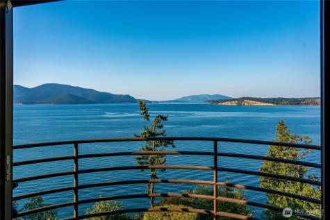 4002 Oakes Avenue Anacortes WA 98221